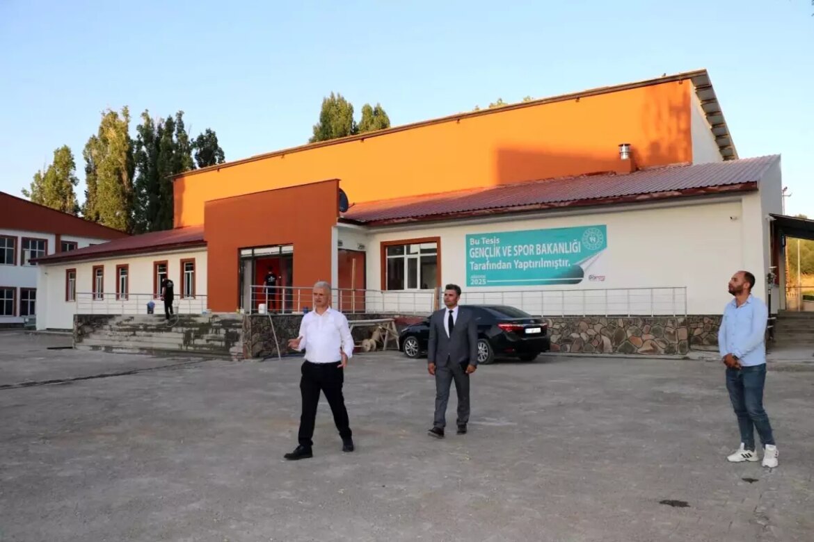 malazgirt-genclik-ve-spor-merkezi-projeleri-devam-ediyor-36rs9ZKM.jpg