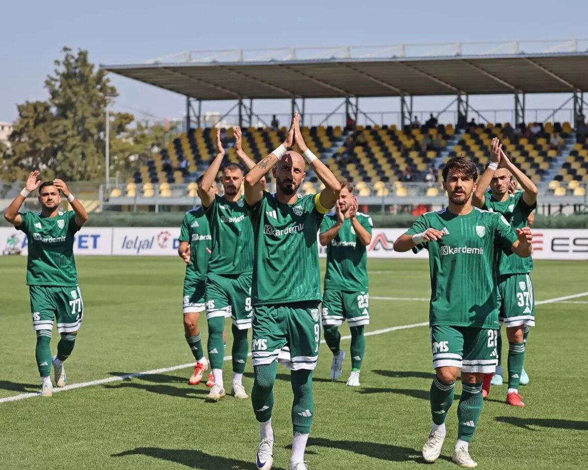aliaga-futbol-kulubu-mardin-1969-spor-deplasmanina-cikiyor-E9qJSzIb.jpg